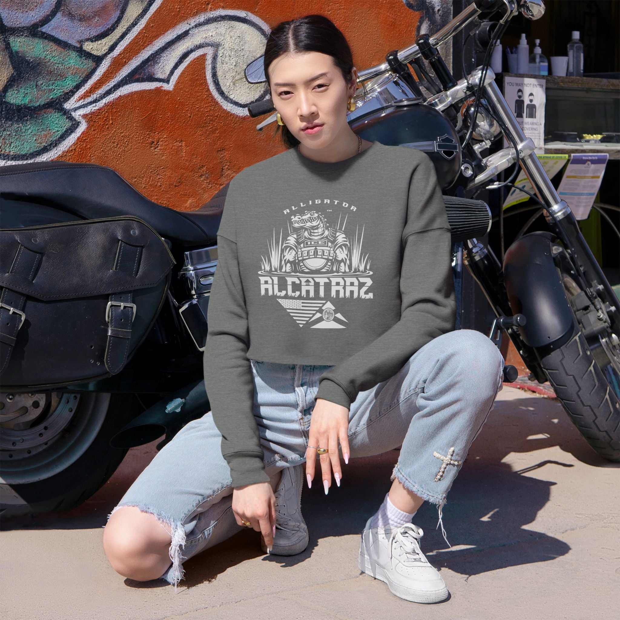 Alligator Alcatraz - Women's Crop Sweatshirt