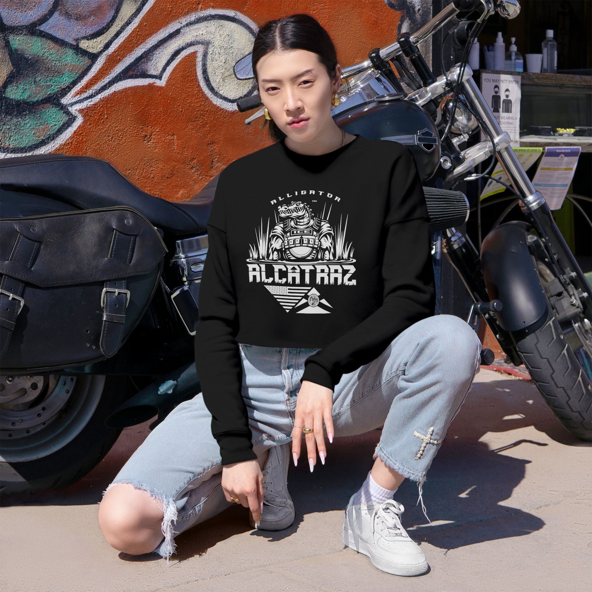Alligator Alcatraz - Women's Crop Sweatshirt